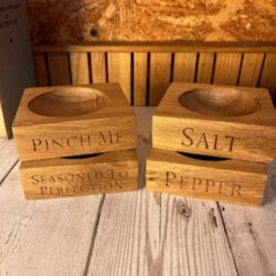 Engraved English Oak Wooden Personalised Single Pinch Pot